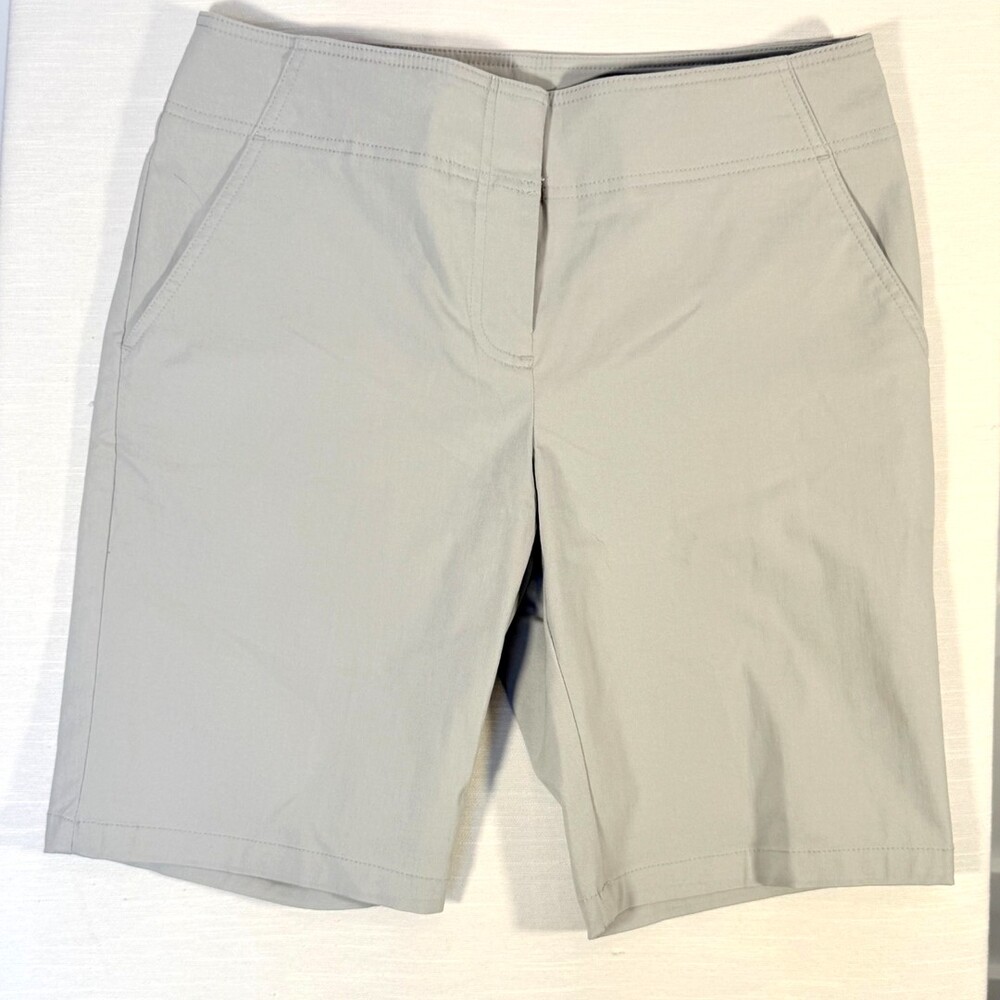 New IZOD Bermuda Golf Shorts Women's Size 8 Light Gray 4-Pocket NWT